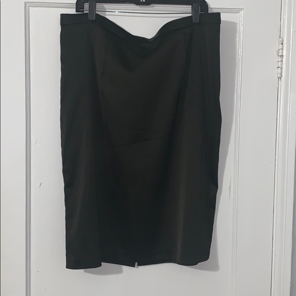 NWOT Shiny stretch pencil skirt